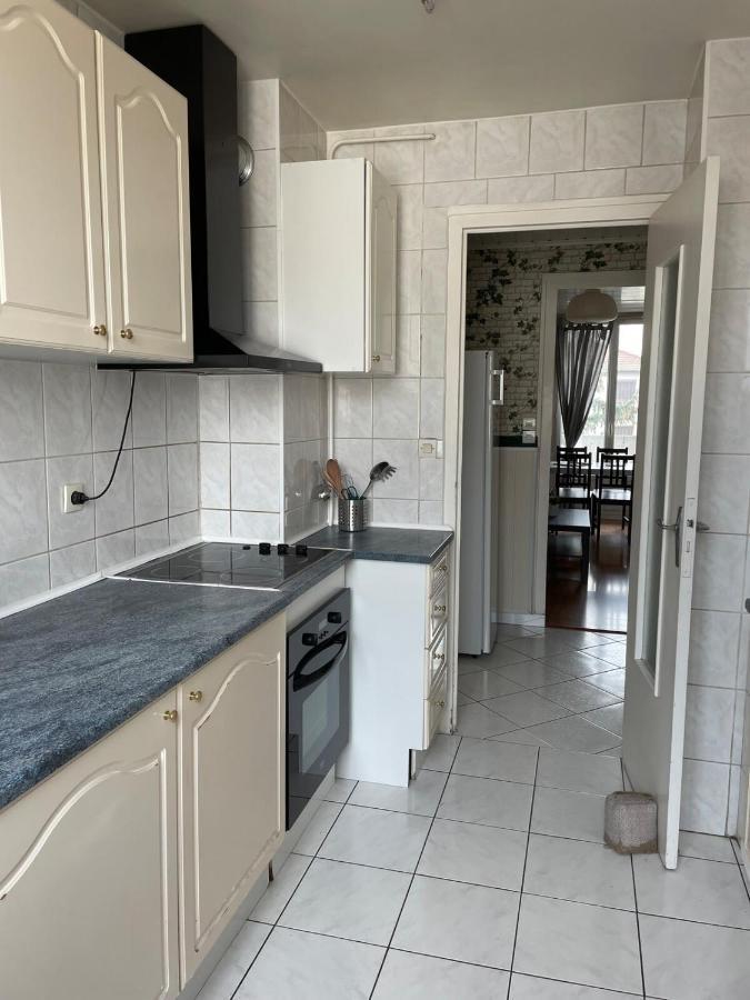 Le Parilly- Appartement 3 Chambres-Parc Parilly Bron Esterno foto